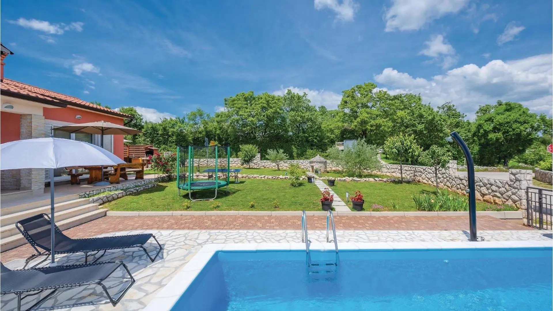 3 Bedroom Nice Home In Labin Rasa Holiday home